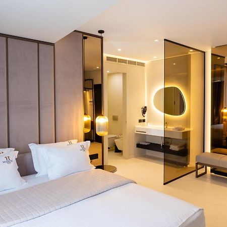Hotel Majestic Radhimë Extérieur photo
